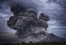 Wpływ wulkanów na zmiany klimatyczne w świecie / Piotr Kotlarz