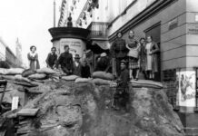 W cieniu frontu, w służbie państwu. Harcerze i harcerki województwa warszawskiego w wojnie obronnej Polski 1939 roku / Piotr Kotlarz