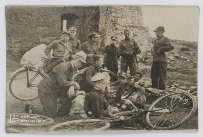 1536px-1930te_Nowogródek_Góra_Zamkowa_001