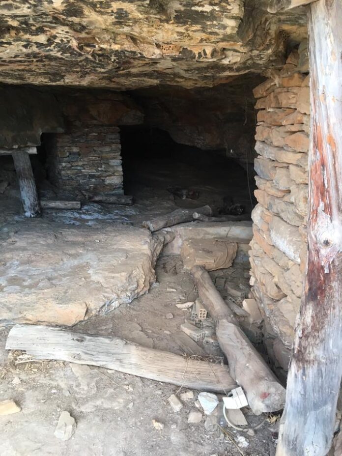 Mineing_Shaft_in_Throikos