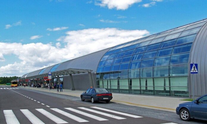 Nowy_Dwór_Mazowiecki,_Terminal_-_fotopolska.eu_(329160)